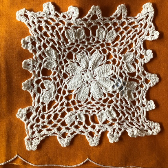 Vintage White Square Doily - Picture 2 of 3